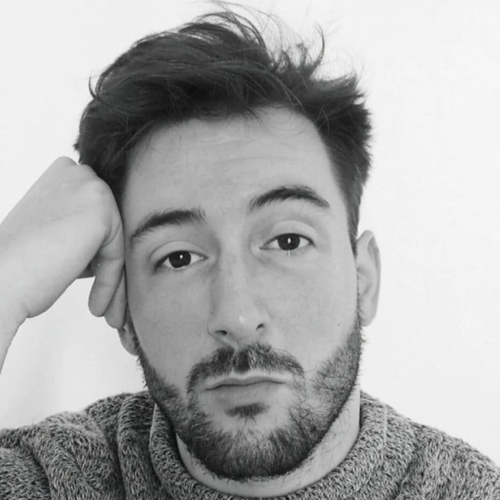 Portrait de Dylan Lacas, créateur de Corvus Studio